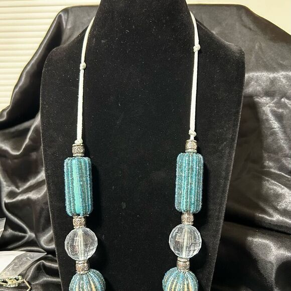 Vintage Unique Chunky Statement Necklace 32" Blue Faceted Lucite Frosted Balls - Picture 6 of 9